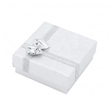 Silberne Geschenkbox für Ring mit Blumendruck und Schleife