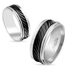 Edelstahlring in silberner Farbe, schwarzer Streifen mit schrägen Rillen, Kerben, 6 mm
