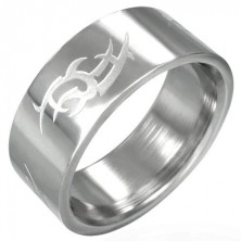 Polierter Ring aus Edelstahl mit mattem Tribal Symbol