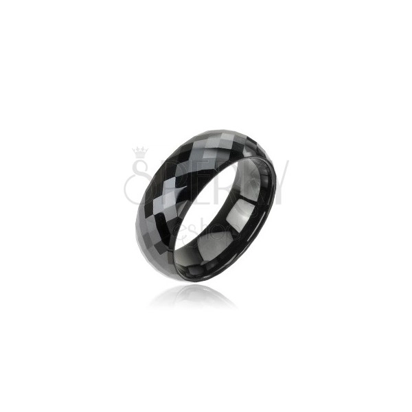 Facettierter schwarzer Ring aus Wolfram in Disco Optik