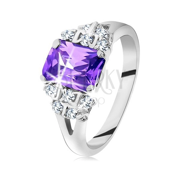 Ring - silberne Farbe, geschliffener violetter Zirkon, glitzernde klare Zirkone