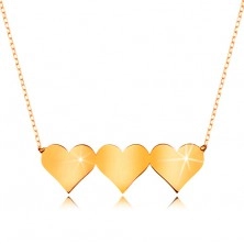 Collier aus 9K Gelbgold - drei symmetrsiche flache Herzen, feines Kettchen