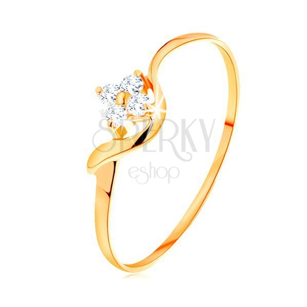 Damenring aus 14K Gelbgold - Blume aus klaren Diamanten, gewellte Ringschiene