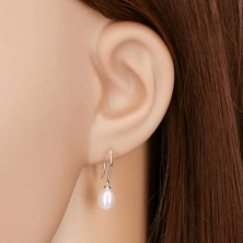 Ohrringe aus 14K Weißgold - weiße ovale Perle am Haken