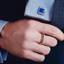 Edelstahl Ring in kupferner Farbe mit einem Kettenmuster, 4 mm