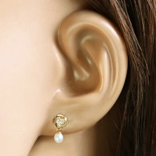 9K Gold Ohrringe – Blume mit ineinander verschlungenen Blättern, glitzernder Zirkon, weiße Perle