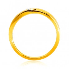 585 Gelbgold Diamantring – leicht abgeschrägte Ringschiene, klarer Brillant
