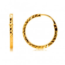 Ohrringe aus 375 Gelbgold - Reifen mit Diamantschliff geschmückt, quadratische Ringschiene, 14 mm