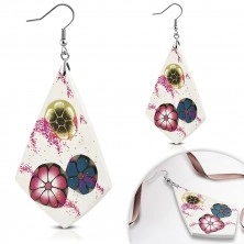 Ohrringe aus FIMO Material - weiße Rhomben, drei Blumen unterschiedlicher Farbe