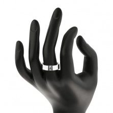 Ring aus Edelstahl mit länglichem transparentem Zirkonstein